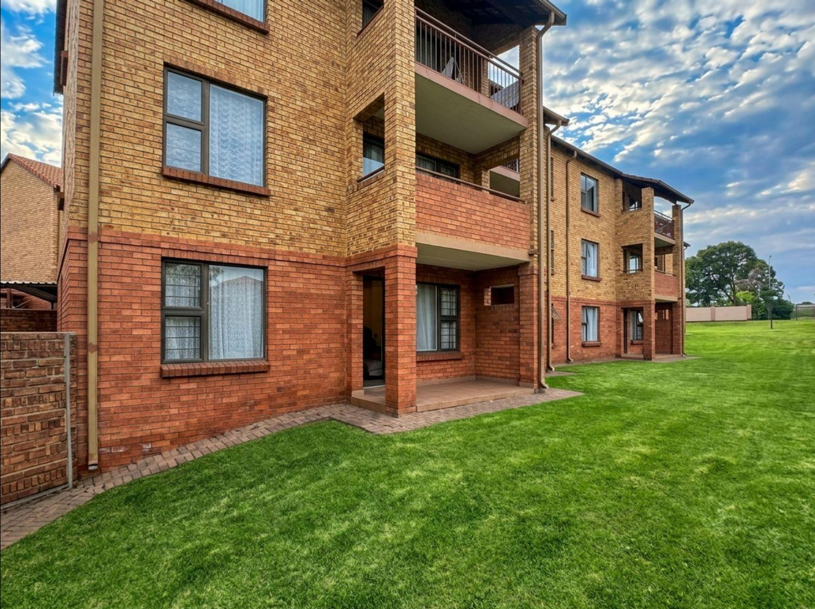 Stone Arch Estate apartment exterior